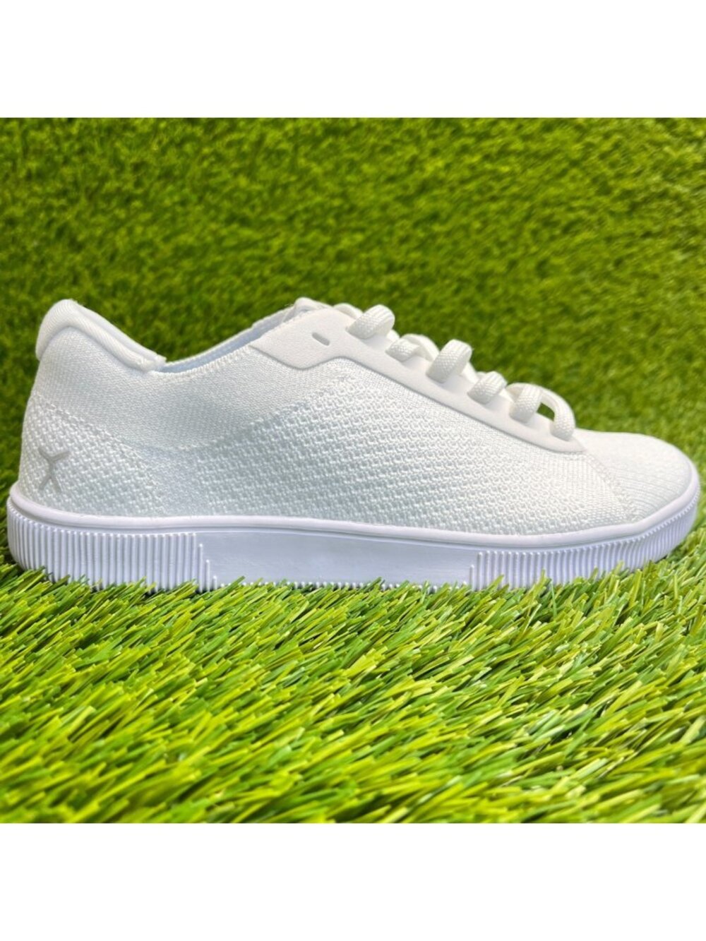 Flux Footwear Adapt Trainer White Womens Size 5 Athletic Knit Shoes Sneakers